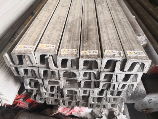 AISI304L Prowadnica kanałowa ze stali nierdzewnej 2 mm 3 mm Rozmiar 80 * 40 90 * 45 304 Przemysł